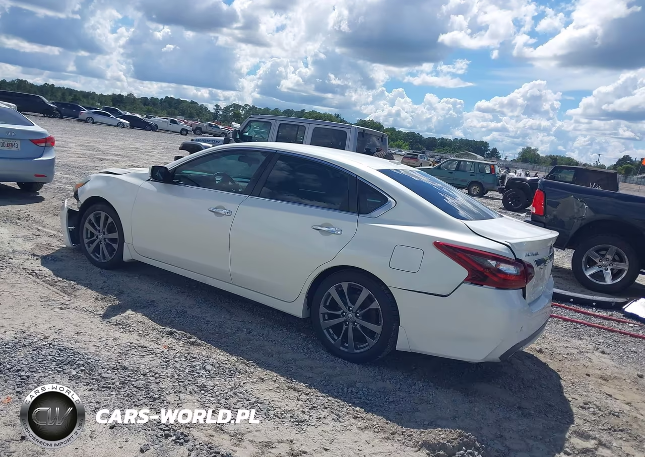2018 Nissan Altima 2.5 Sr VIN:1N4AL3AP5JC268038 - 3