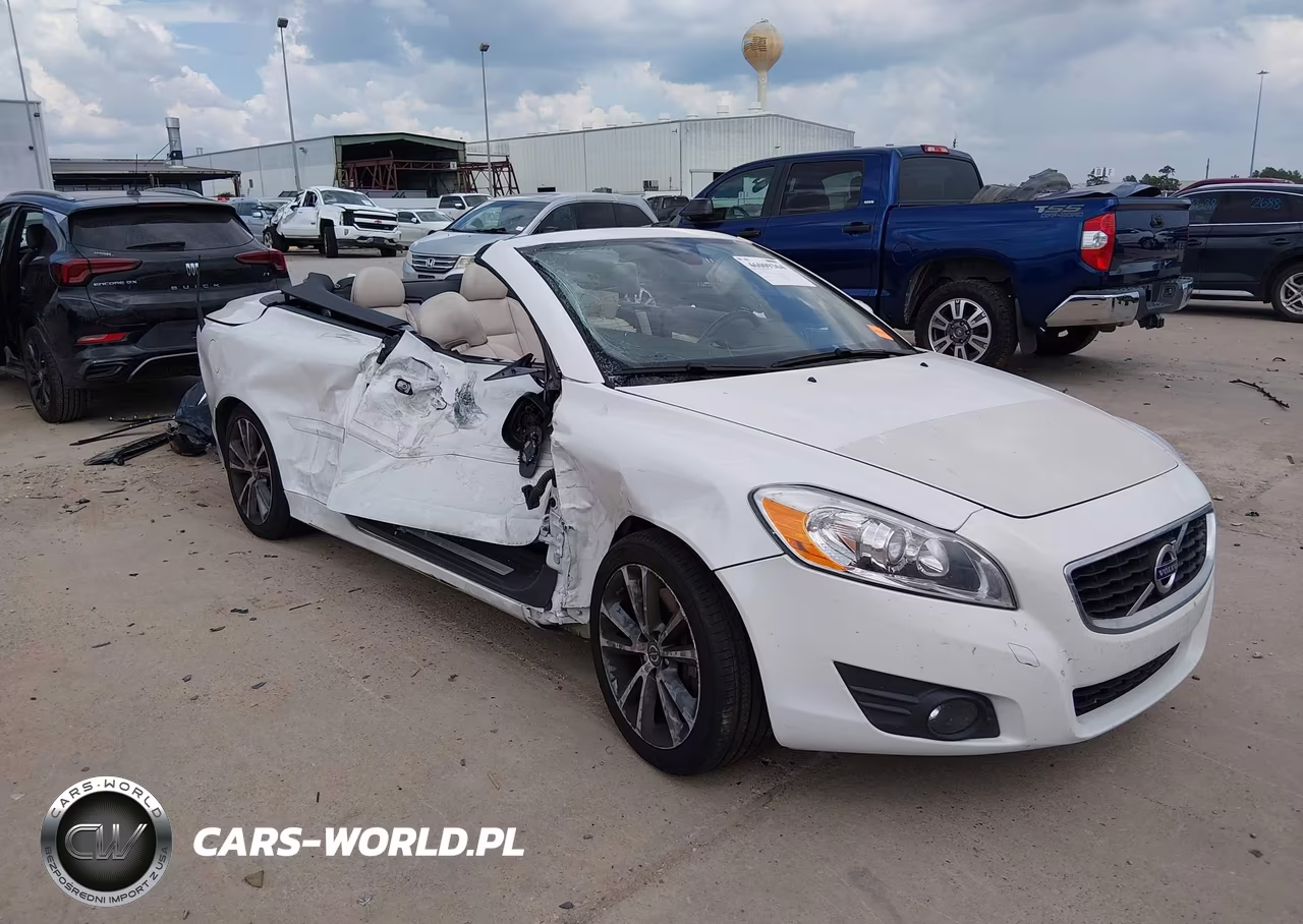 2011 Volvo C70 T5
