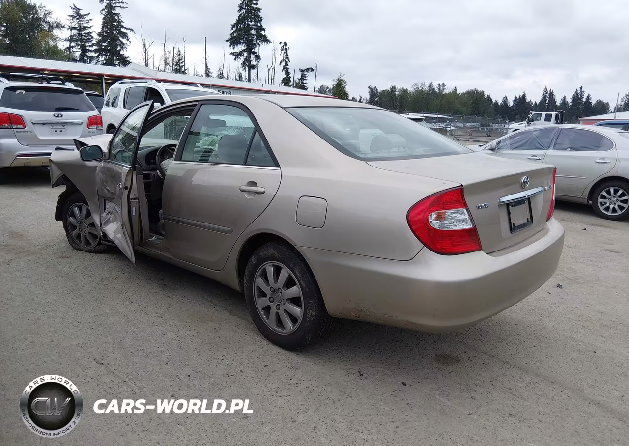 2003 Toyota Camry Xle VIN:JTDBE32K130162606 - 3