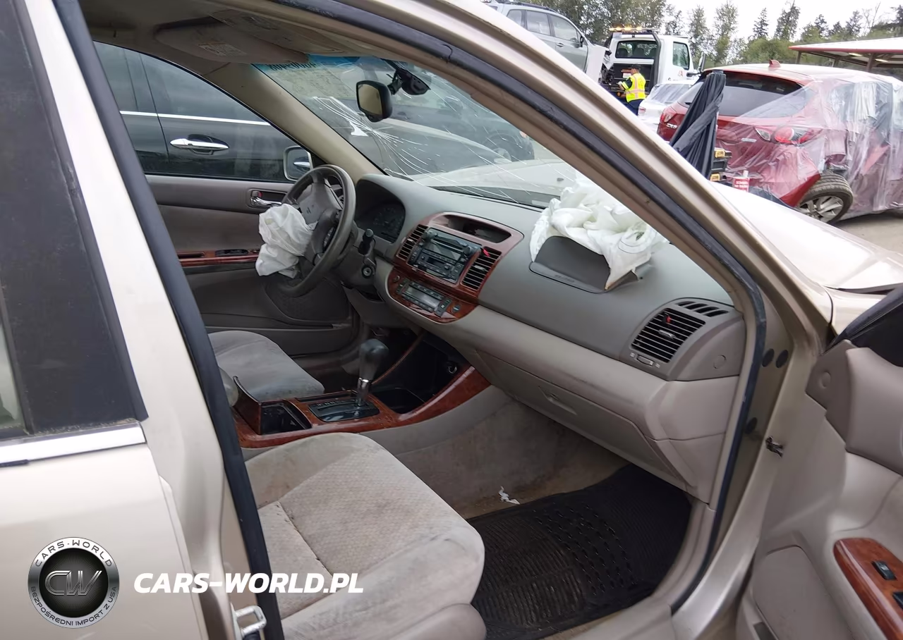 2003 Toyota Camry Xle VIN:JTDBE32K130162606 - 5