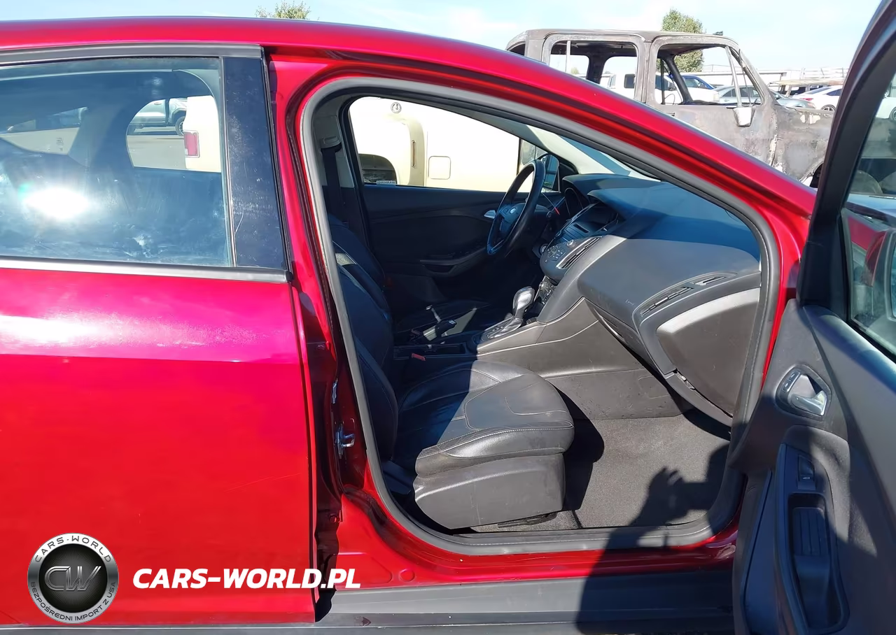 2016 Ford Focus Se VIN:1FADP3K21GL206021 - 5