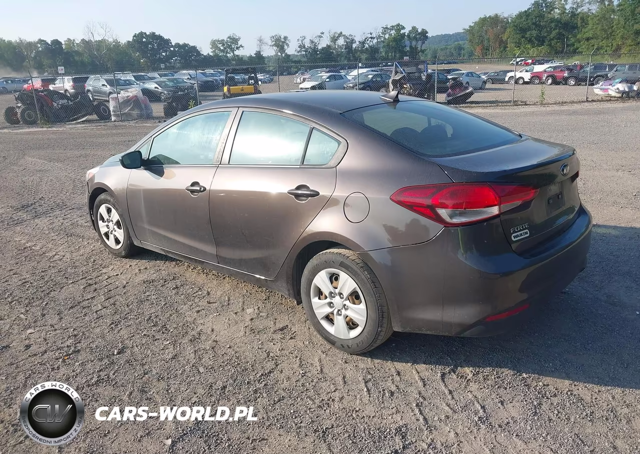 2018 Kia Forte Lx VIN:3KPFK4A71JE185093 - 3