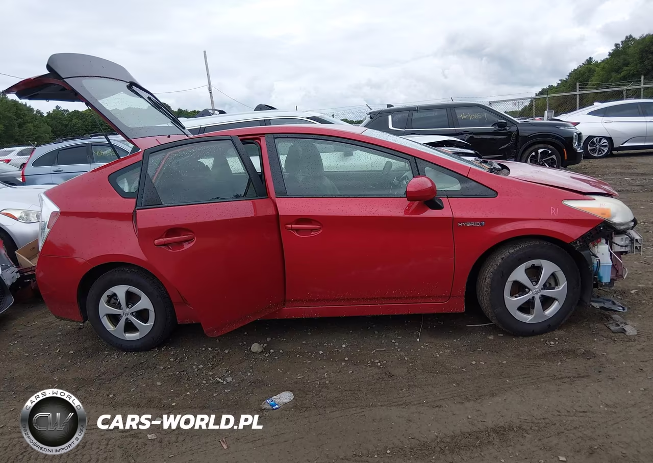 2013 Toyota Prius Three VIN:JTDKN3DU4D5566096 - 13