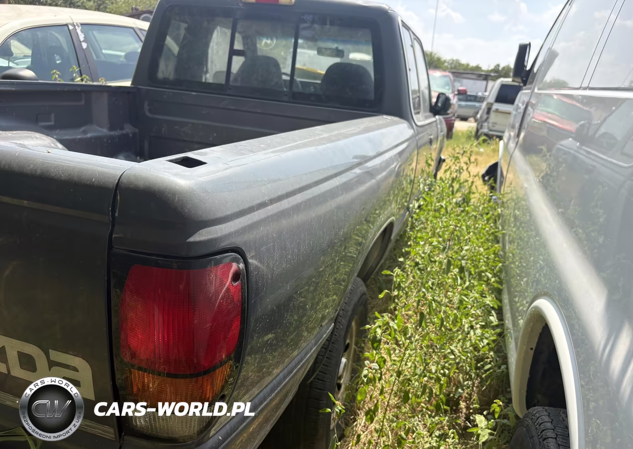 1994 Mazda B4000 Cab Plus VIN:4F4CR16X9RTN06300 - 4