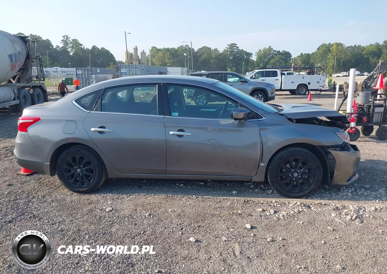 2018 Nissan Sentra S VIN:3N1AB7AP8JY321250 - 13