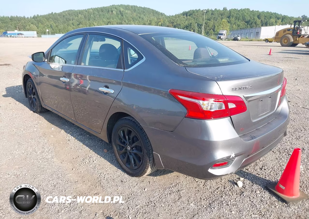 2018 Nissan Sentra S VIN:3N1AB7AP8JY321250 - 3