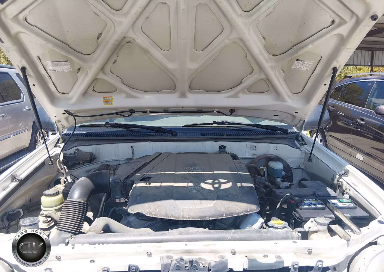 2005 Toyota Tundra VIN:5TBJU32175S451732 - 10
