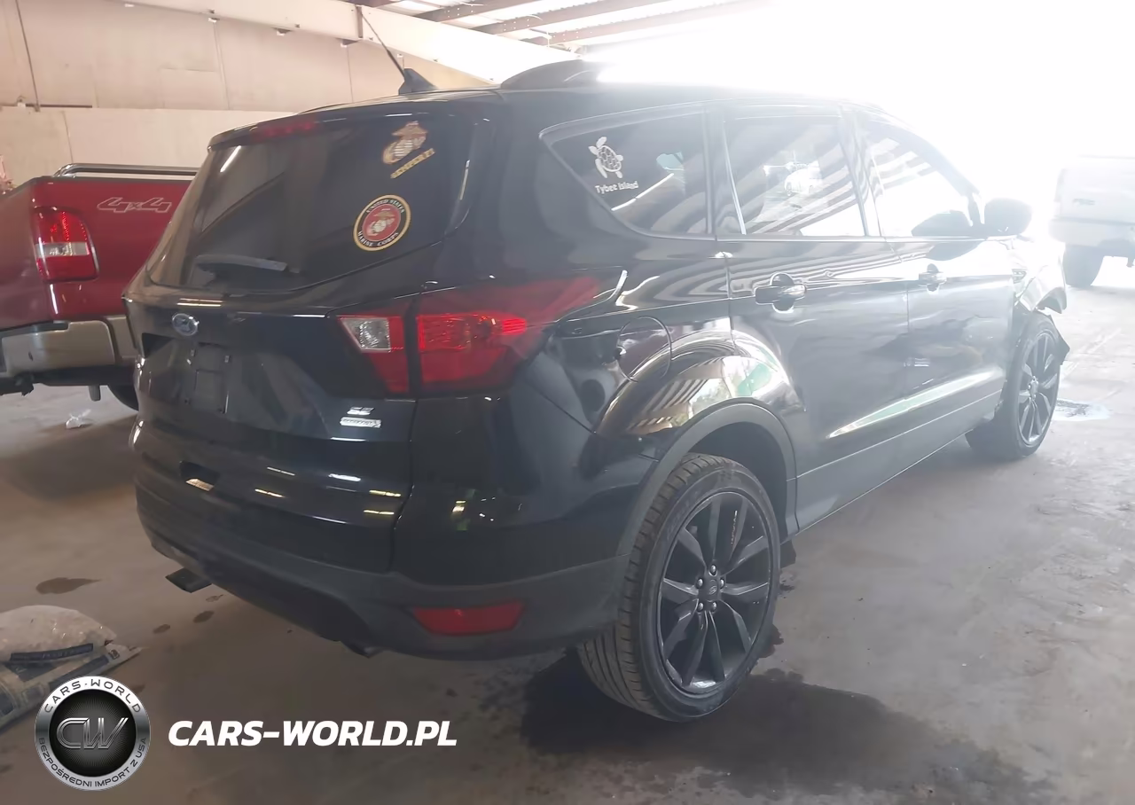 2019 Ford Escape Se VIN:1FMCU0GD7KUB07113 - 4