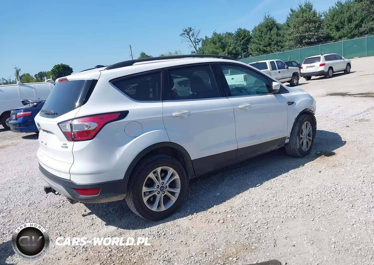 2018 Ford Escape Se VIN:1FMCU9GD2JUA90627 - 4