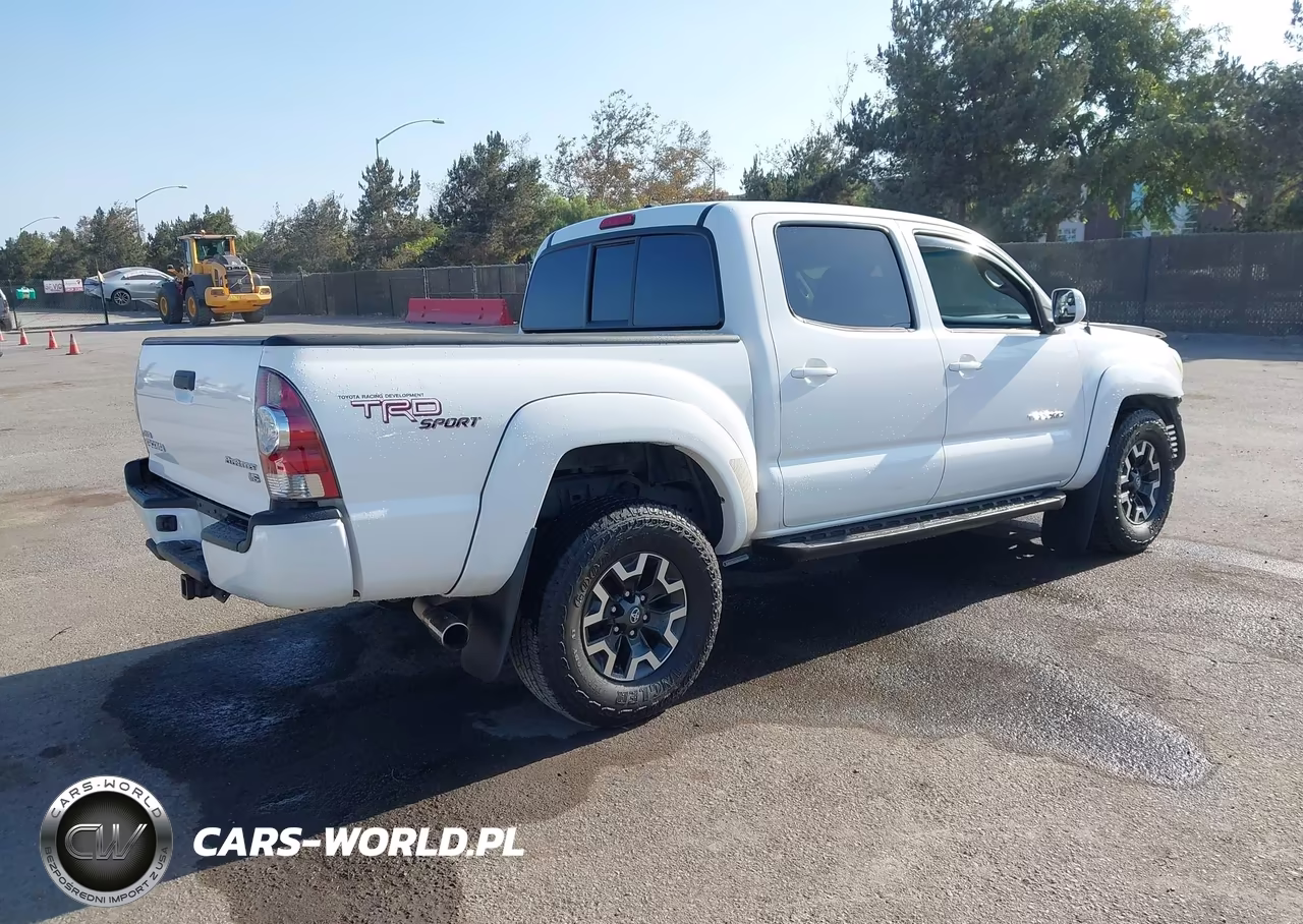 2011 Toyota Tacoma Prerunner V6 VIN:3TMJU4GN2BM113840 - 4