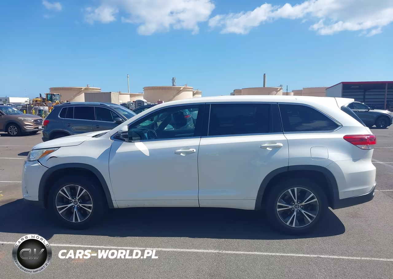 2017 Toyota Highlander Le VIN:5TDZZRFH4HS229028 - 15