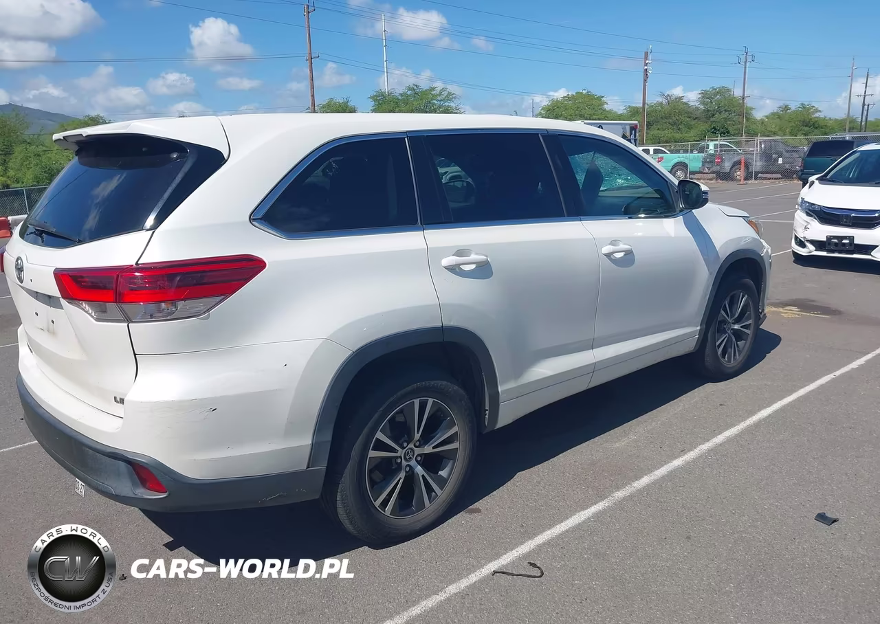 2017 Toyota Highlander Le VIN:5TDZZRFH4HS229028 - 4