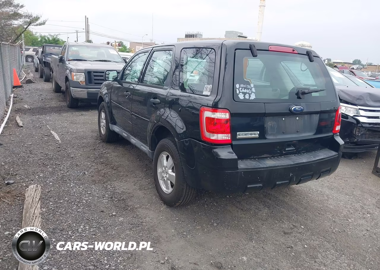 2010 Ford Escape Xls VIN:1FMCU9C79AKB81017 - 3