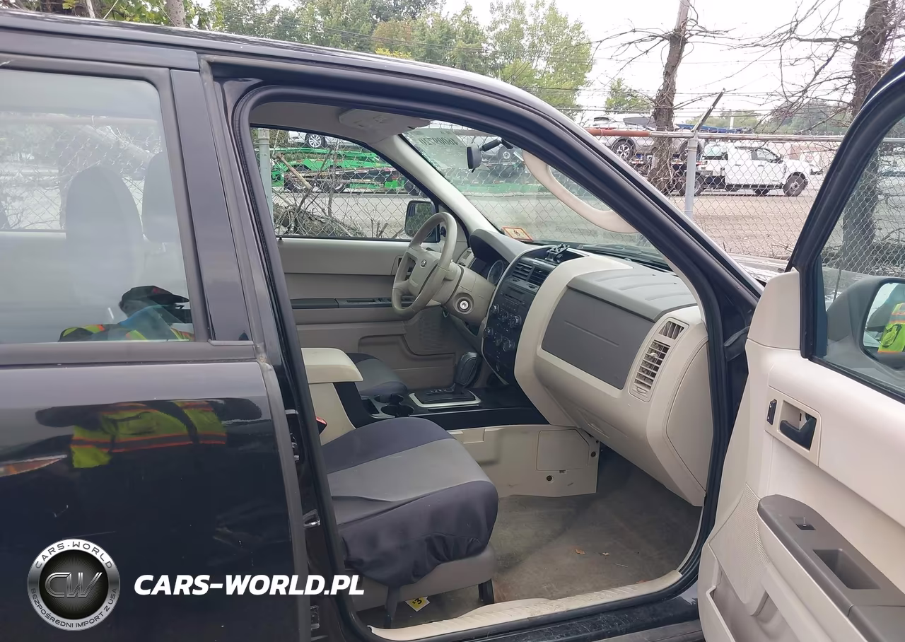 2010 Ford Escape Xls VIN:1FMCU9C79AKB81017 - 5