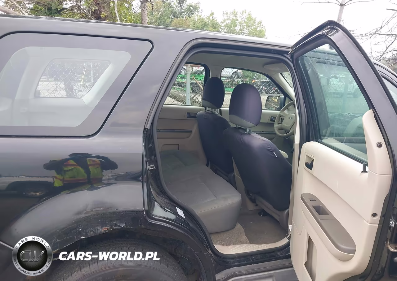 2010 Ford Escape Xls VIN:1FMCU9C79AKB81017 - 8