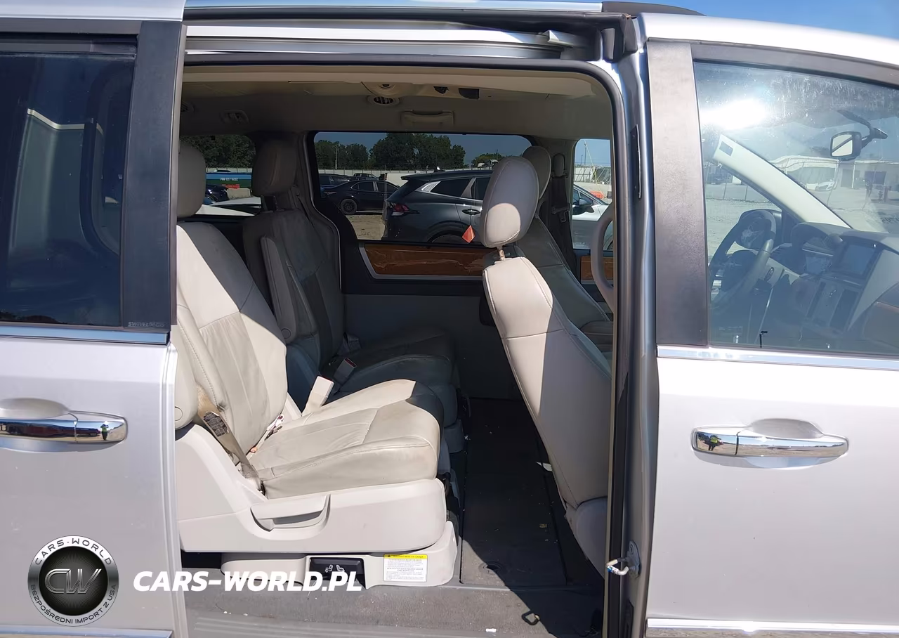 2008 Chrysler Town & Country Limited VIN:2A8HR64X58R631758 - 8