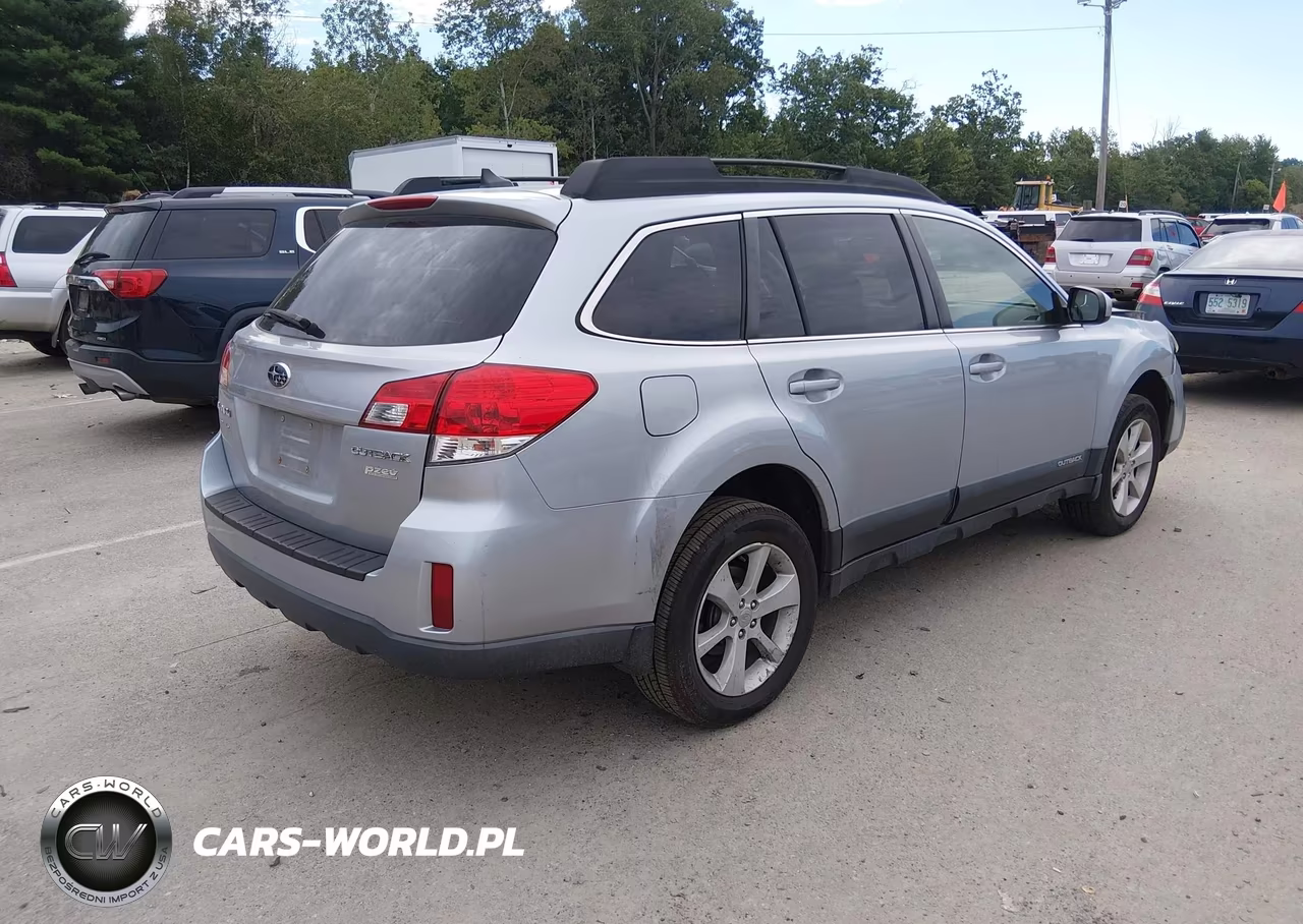 2014 Subaru Outback 2.5I Premium VIN:4S4BRBCC5E3240386 - 4