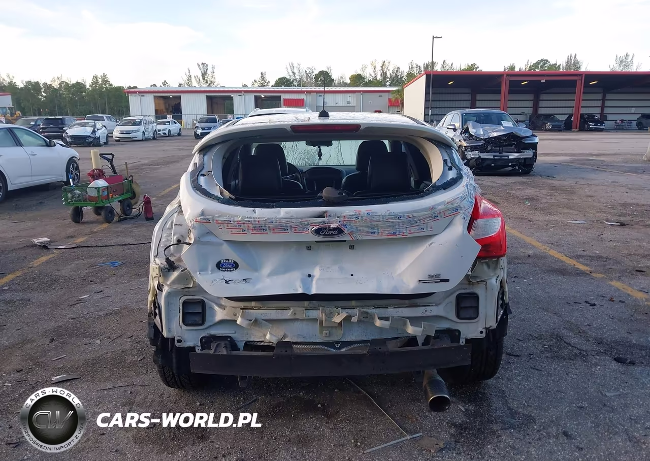 2014 Ford Focus Se VIN:1FADP3K22EL387238 - 17