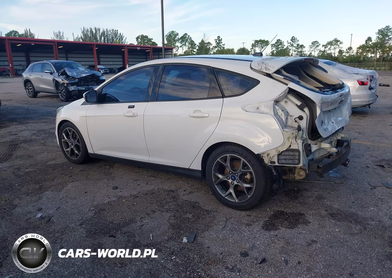 2014 Ford Focus Se VIN:1FADP3K22EL387238 - 3
