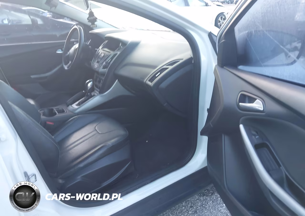 2014 Ford Focus Se VIN:1FADP3K22EL387238 - 5