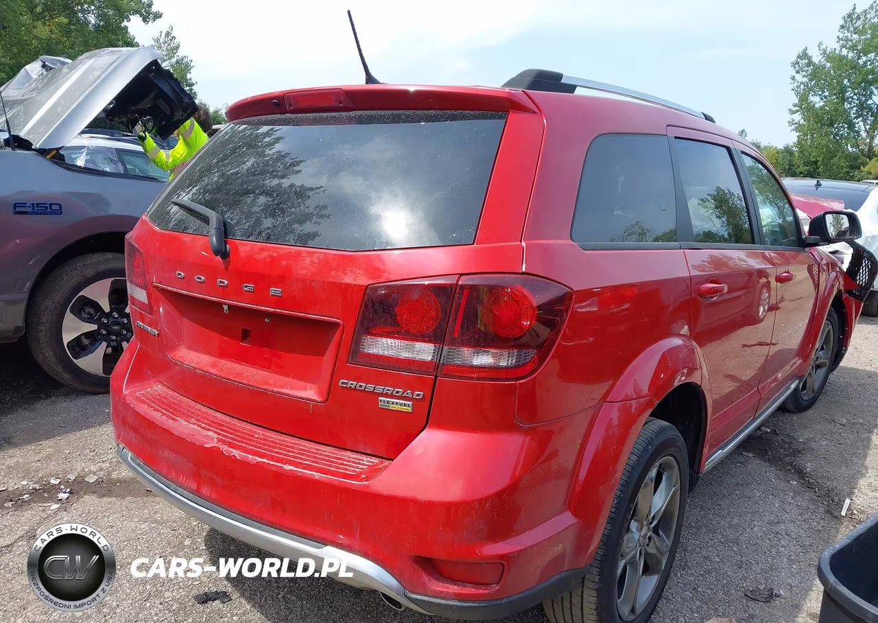 2018 Dodge Journey Crossroad VIN:3C4PDCGG9JT215873 - 4