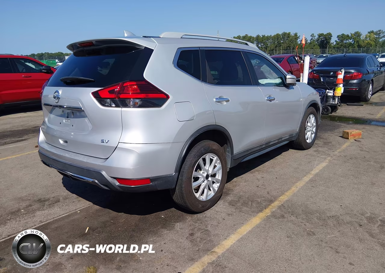 2017 Nissan Rogue Sv VIN:5N1AT2MT6HC859739 - 4