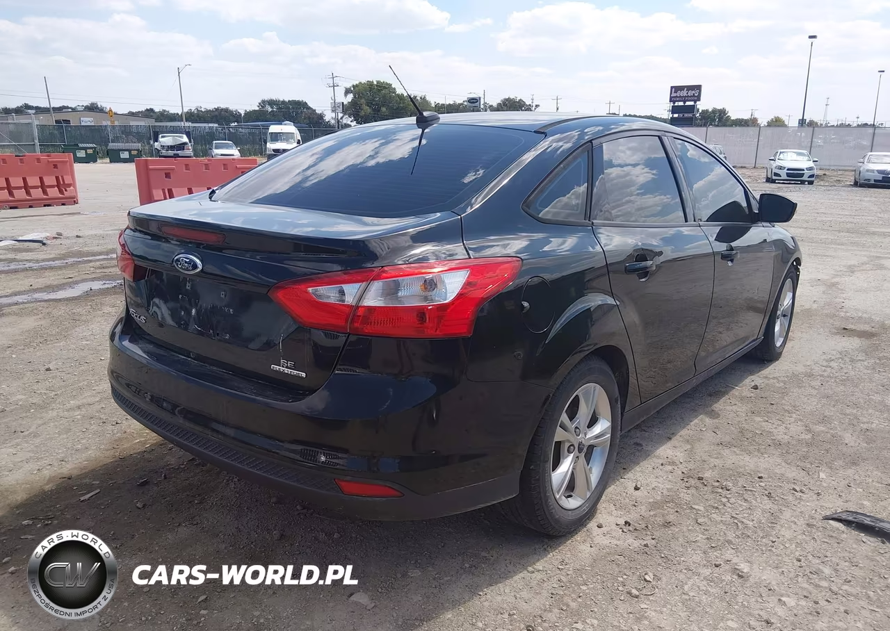 2014 Ford Focus Se VIN:1FADP3F25EL283904 - 4