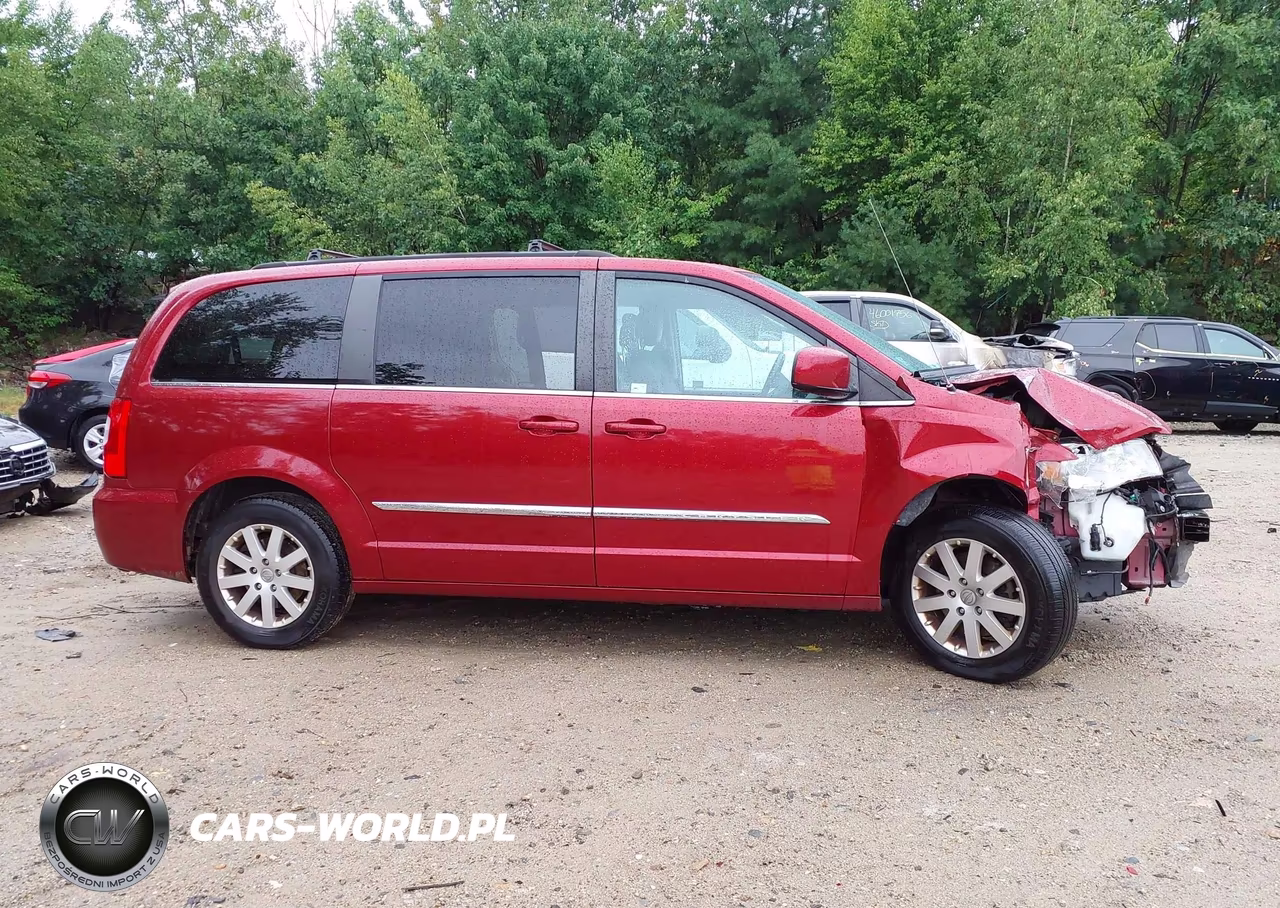 2015 Chrysler Town & Country Touring VIN:2C4RC1BGXFR638561 - 14
