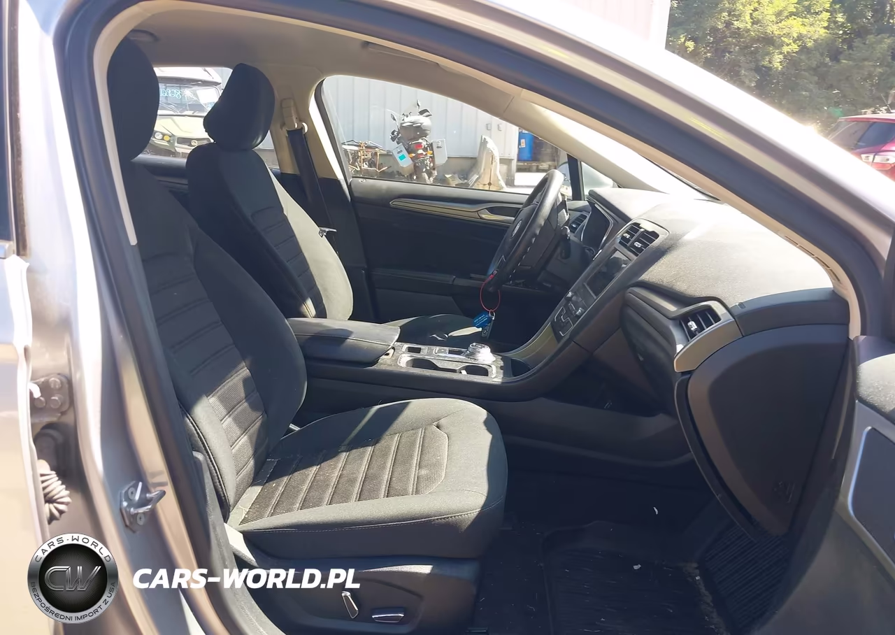 2020 Ford Fusion Se VIN:3FA6P0T90LR158087 - 5