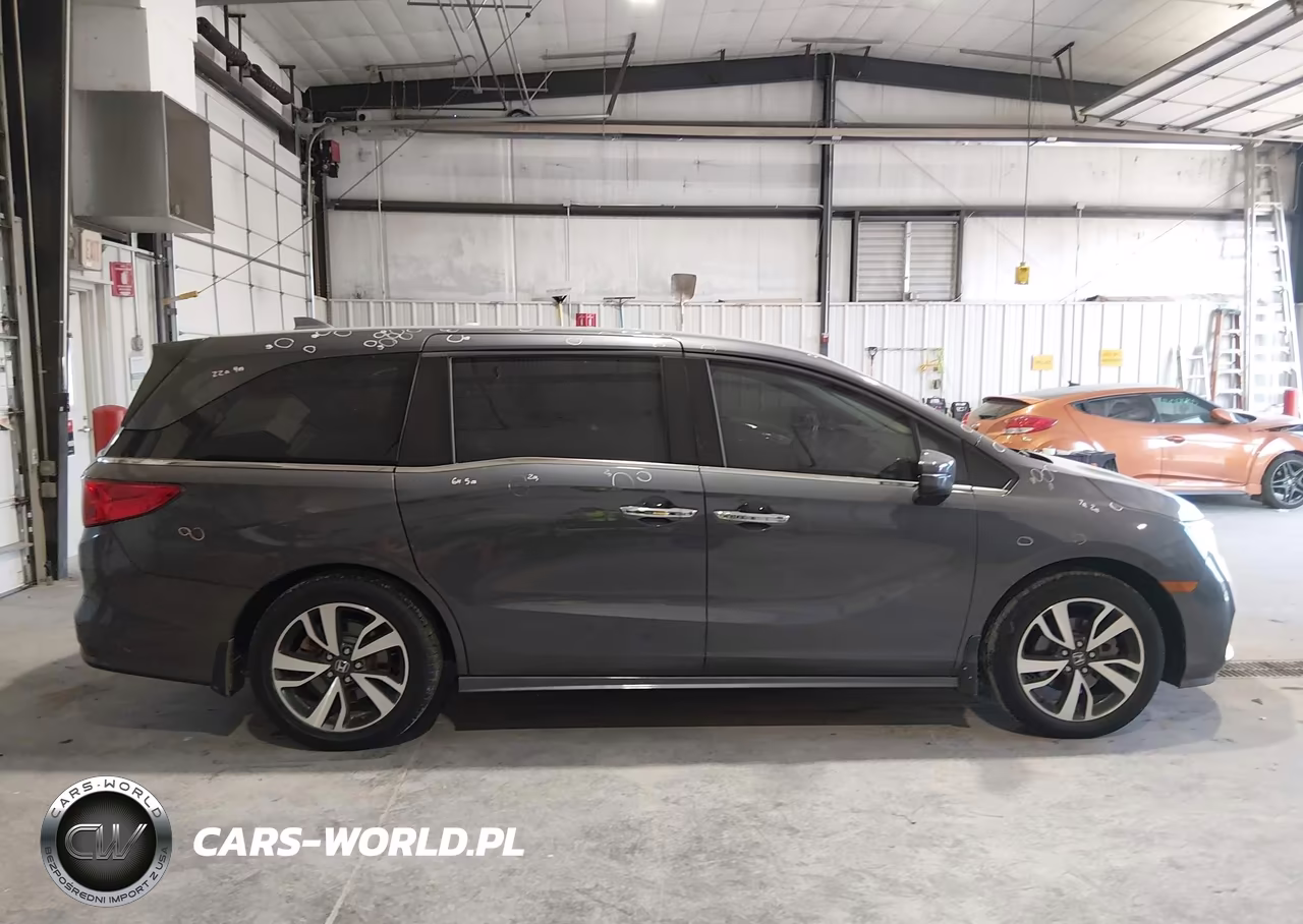 2022 Honda Odyssey Touring VIN:5FNRL6H82NB038785 - 13