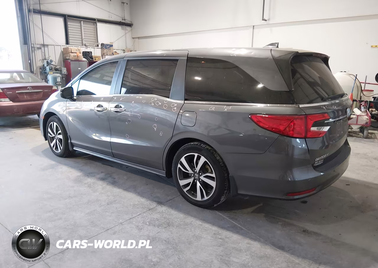 2022 Honda Odyssey Touring VIN:5FNRL6H82NB038785 - 3