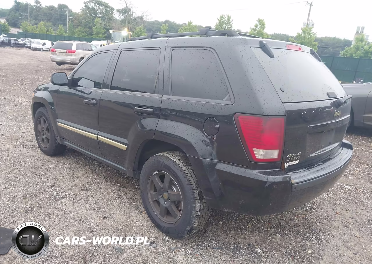 2010 Jeep Grand Cherokee Laredo VIN:1J4PR4GK3AC120159 - 3