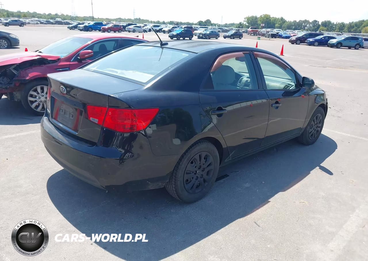 2012 Kia Forte Lx VIN:KNAFT4A20C5602118 - 4