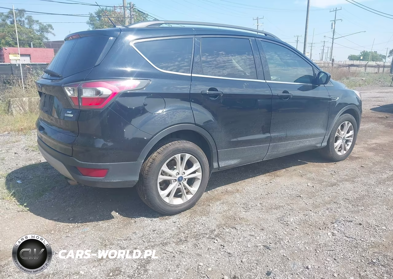 2017 Ford Escape Se VIN:1FMCU0GDXHUB40583 - 4