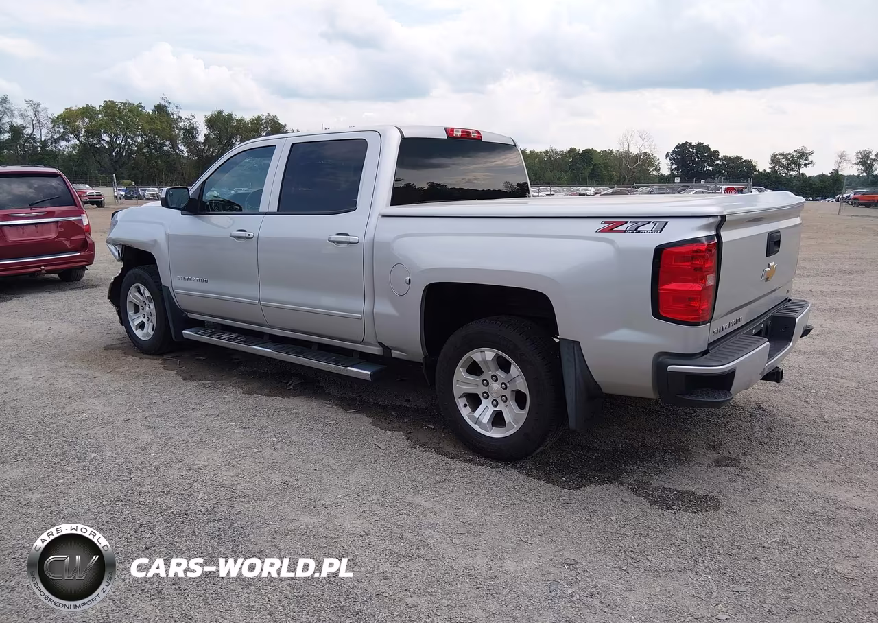 2018 Chevrolet Silverado 1500 2Lt VIN:3GCUKREC8JG465786 - 3