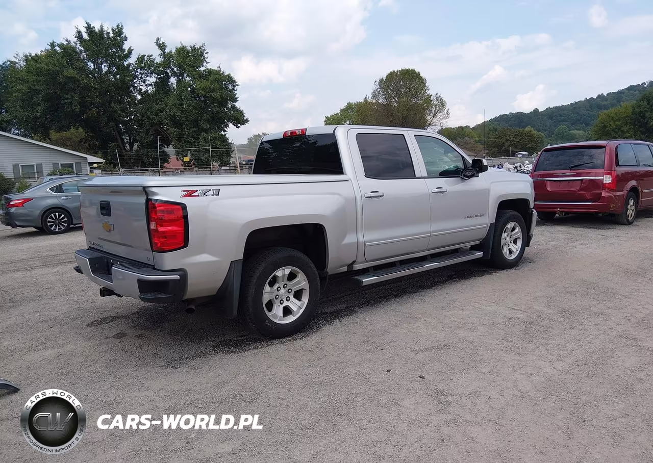 2018 Chevrolet Silverado 1500 2Lt VIN:3GCUKREC8JG465786 - 4
