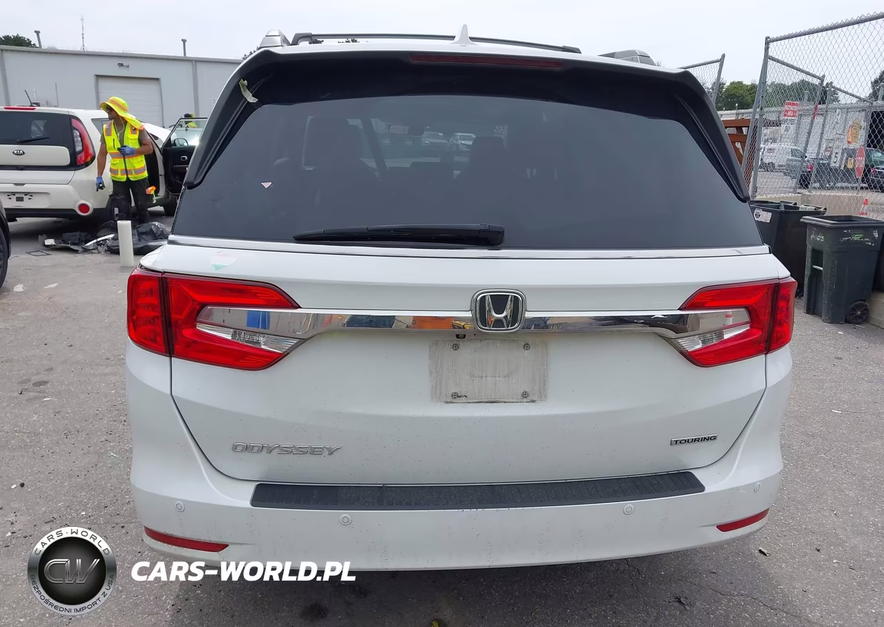 2020 Honda Odyssey Touring VIN:5FNRL6H83LB036458 - 16