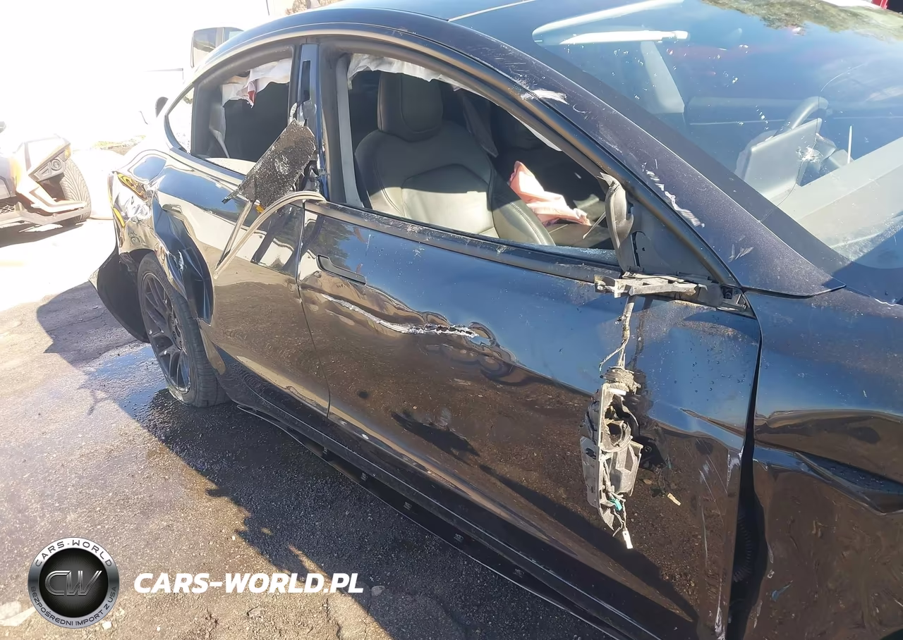 2024 Tesla Model 3 VIN:5YJ3E1EAXRF739428 - 15