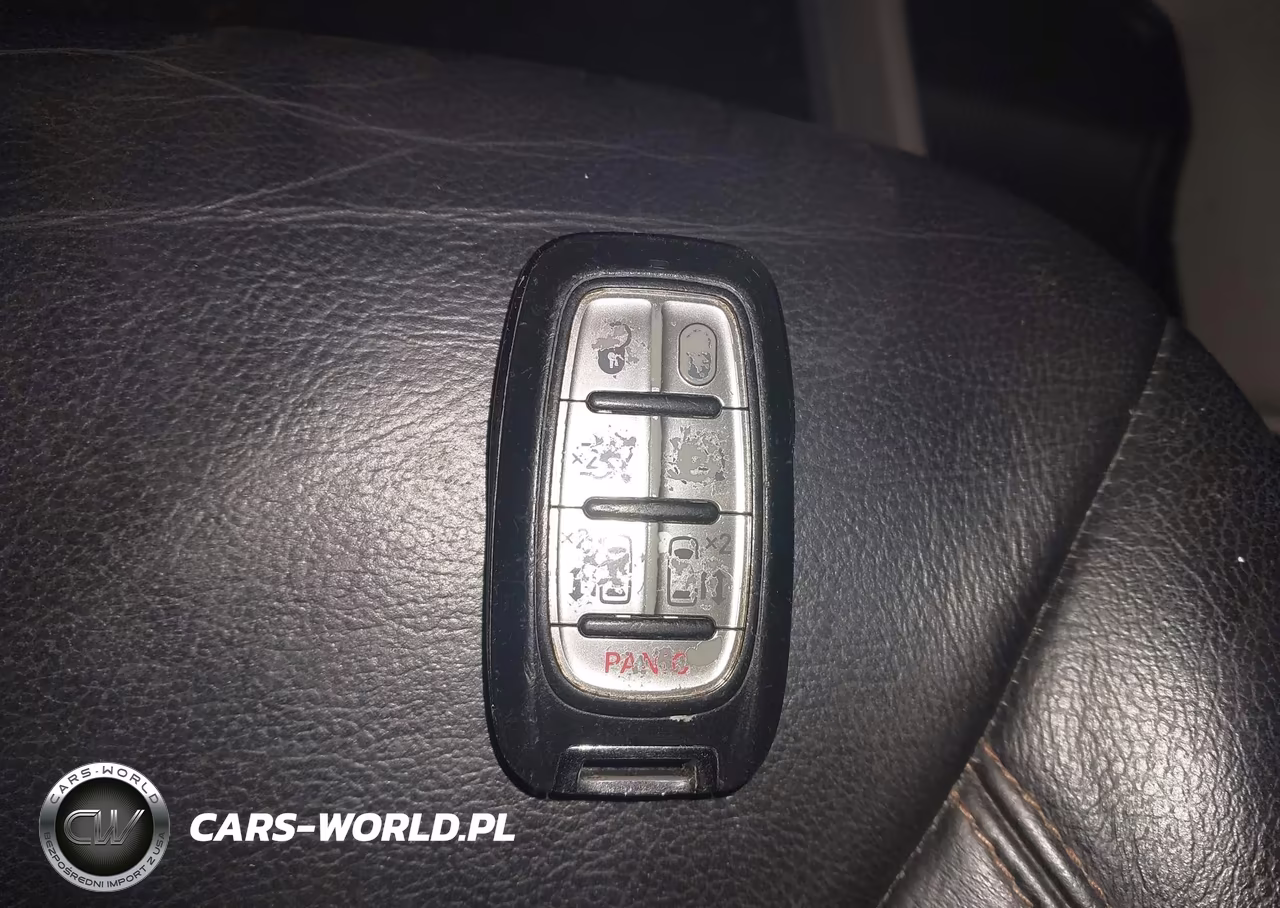 2017 Chrysler Pacifica Touring-L VIN:2C4RC1BGXHR705243 - 11