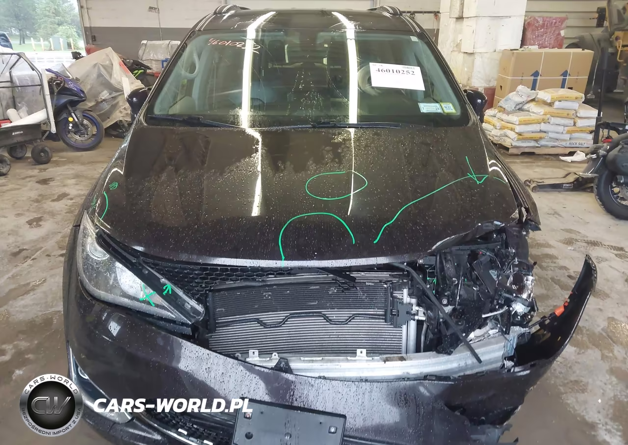 2017 Chrysler Pacifica Touring-L VIN:2C4RC1BGXHR705243 - 12