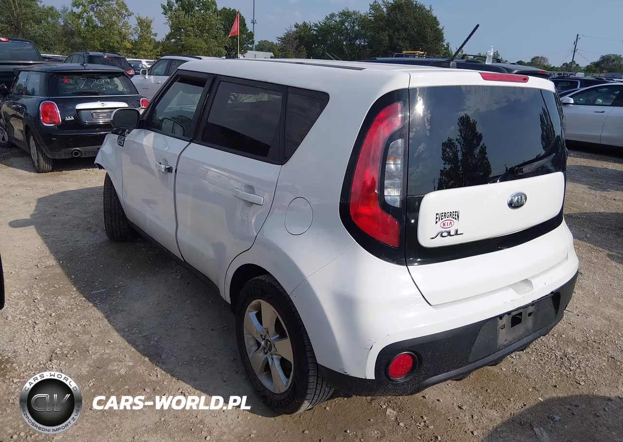 2017 Kia Soul ! VIN:KNDJN2A28H7486657 - 3