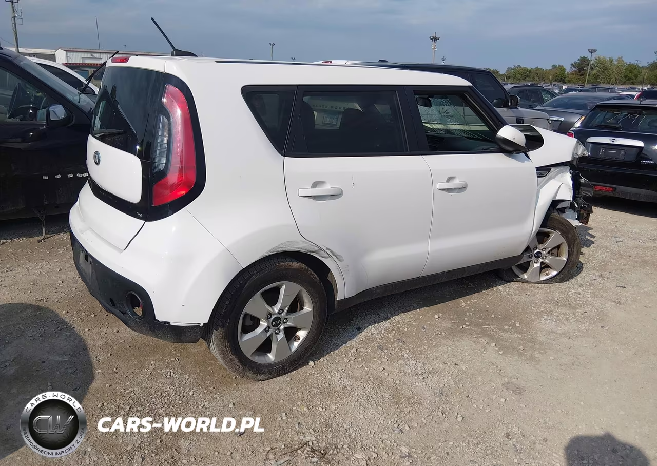 2017 Kia Soul ! VIN:KNDJN2A28H7486657 - 4