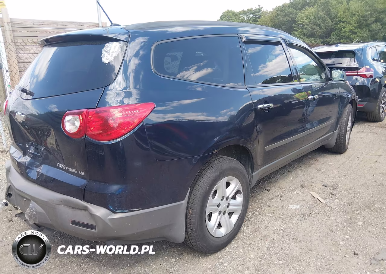 2012 Chevrolet Traverse Ls VIN:1GNKVEED6CJ260251 - 4
