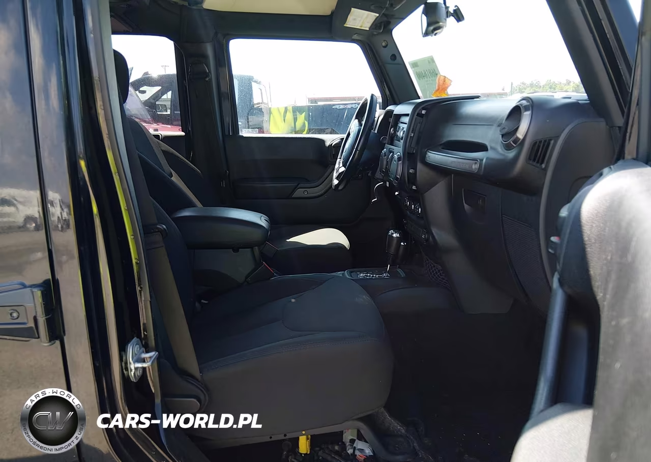 2017 Jeep Wrangler Unlimited Sport VIN:1C4BJWDG9HL739684 - 5