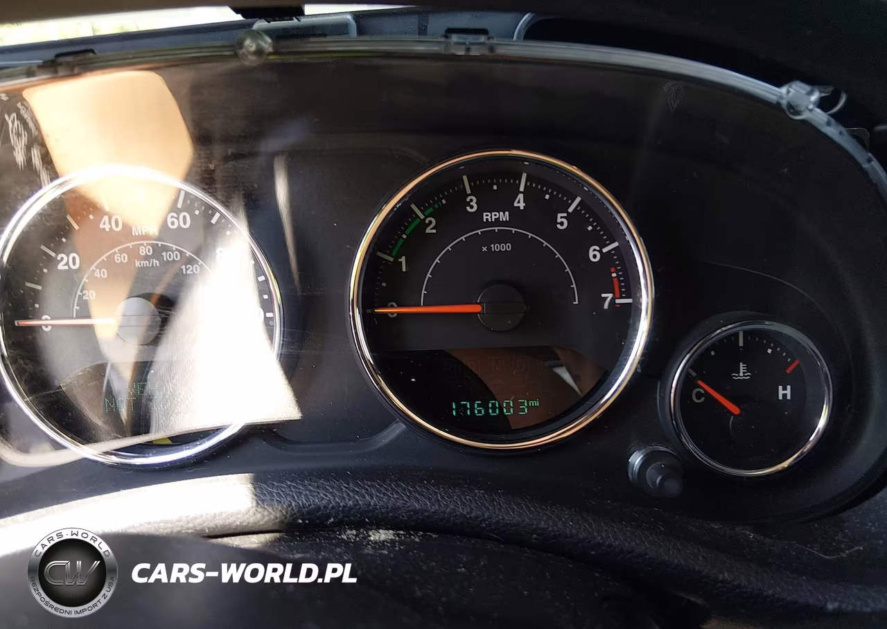 2017 Jeep Wrangler Unlimited Sport VIN:1C4BJWDG9HL739684 - 7