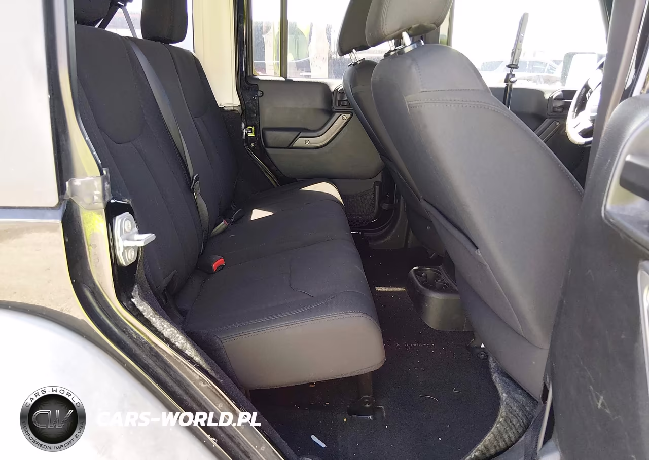 2017 Jeep Wrangler Unlimited Sport VIN:1C4BJWDG9HL739684 - 8
