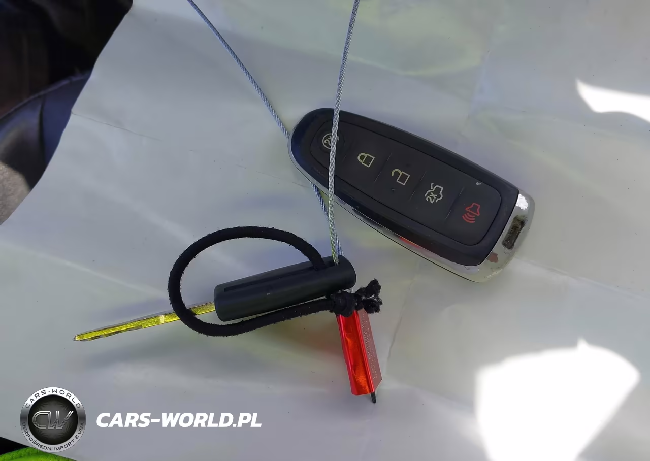 2013 Ford Focus Titanium VIN:1FADP3N22DL301615 - 11