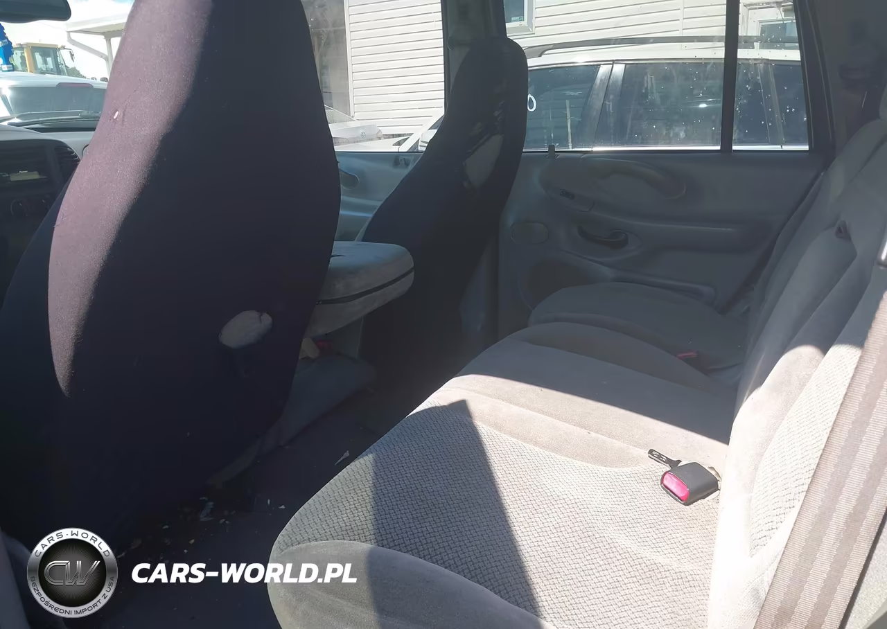 2002 Ford Expedition Xlt VIN:1FMRU15L12LA85657 - 8