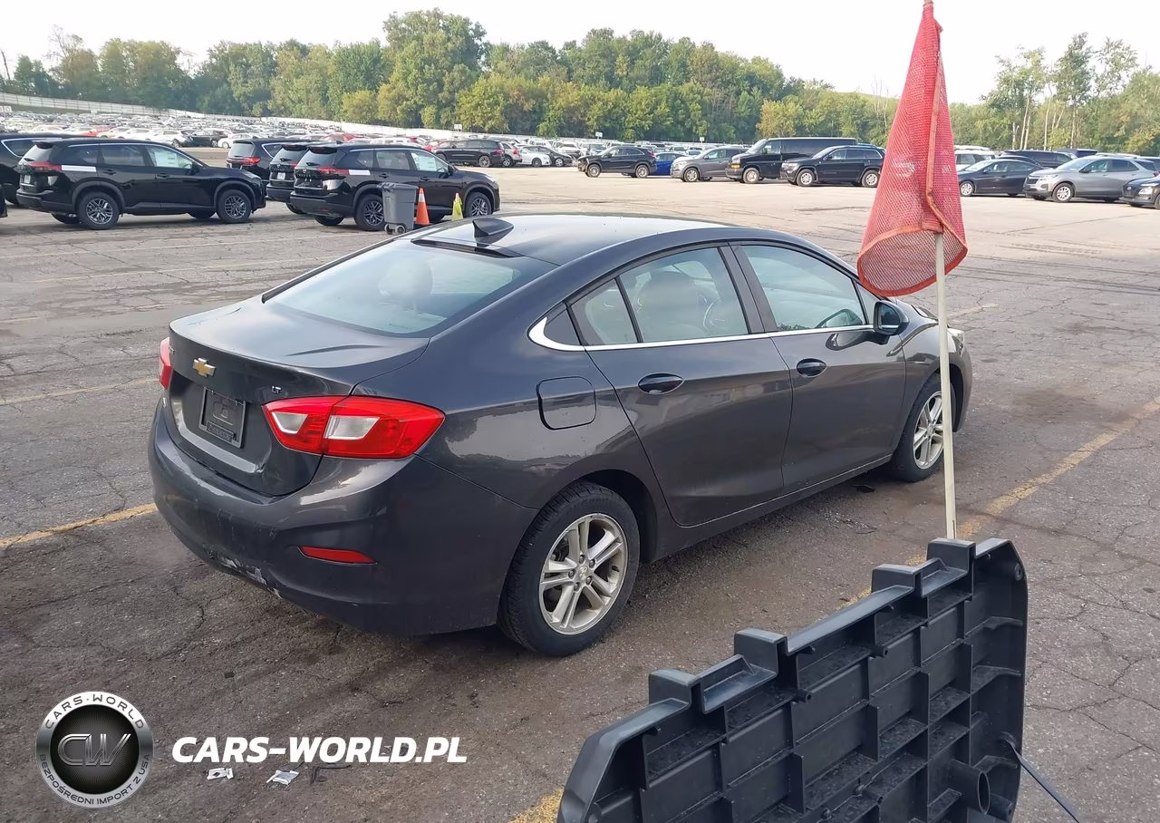 2017 Chevrolet Cruze Lt Auto VIN:1G1BE5SM0H7100120 - 4