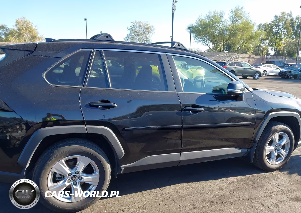2021 Toyota Rav4 Xle VIN:2T3W1RFV6MC142757 - 13